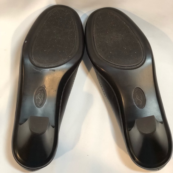 EUC SoftWalk Leather Heel Size 7 - Picture 7 of 7